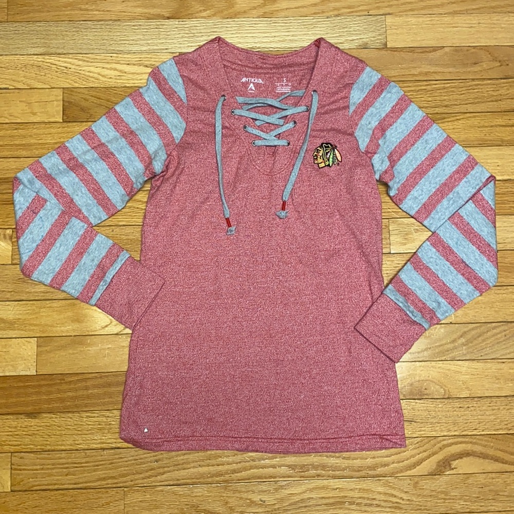 Antigua Red Gray Rumble Lace Up Crew Sweatshirt Blackhawks Chicago Hawks Small